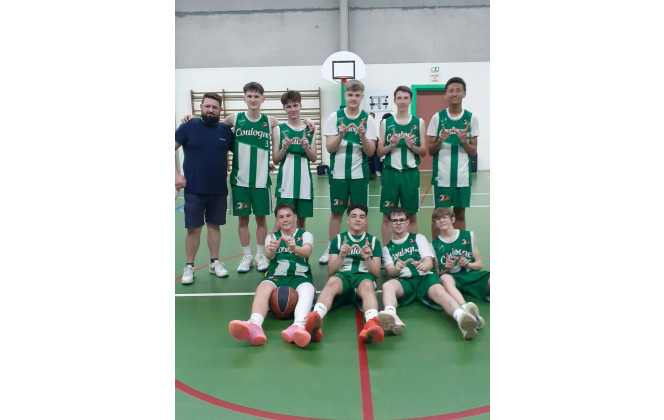 Les U18 victorieux de Calais basket